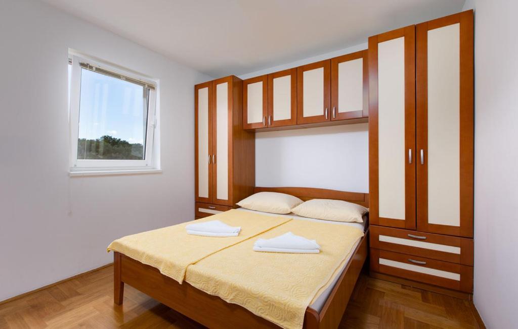 Apartments Dunja Malinska Buitenkant foto