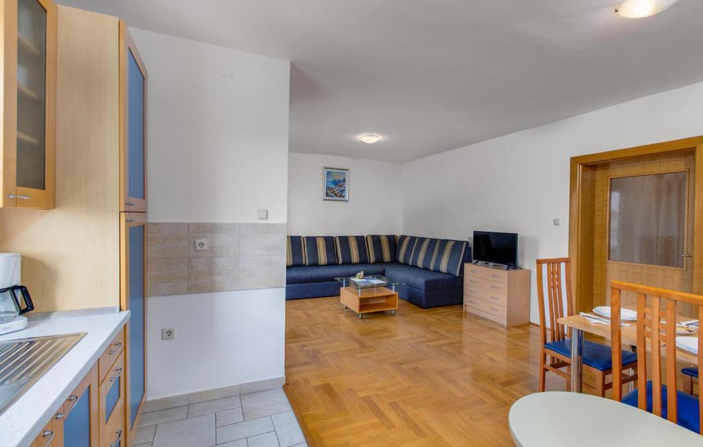 Apartments Dunja Malinska Buitenkant foto